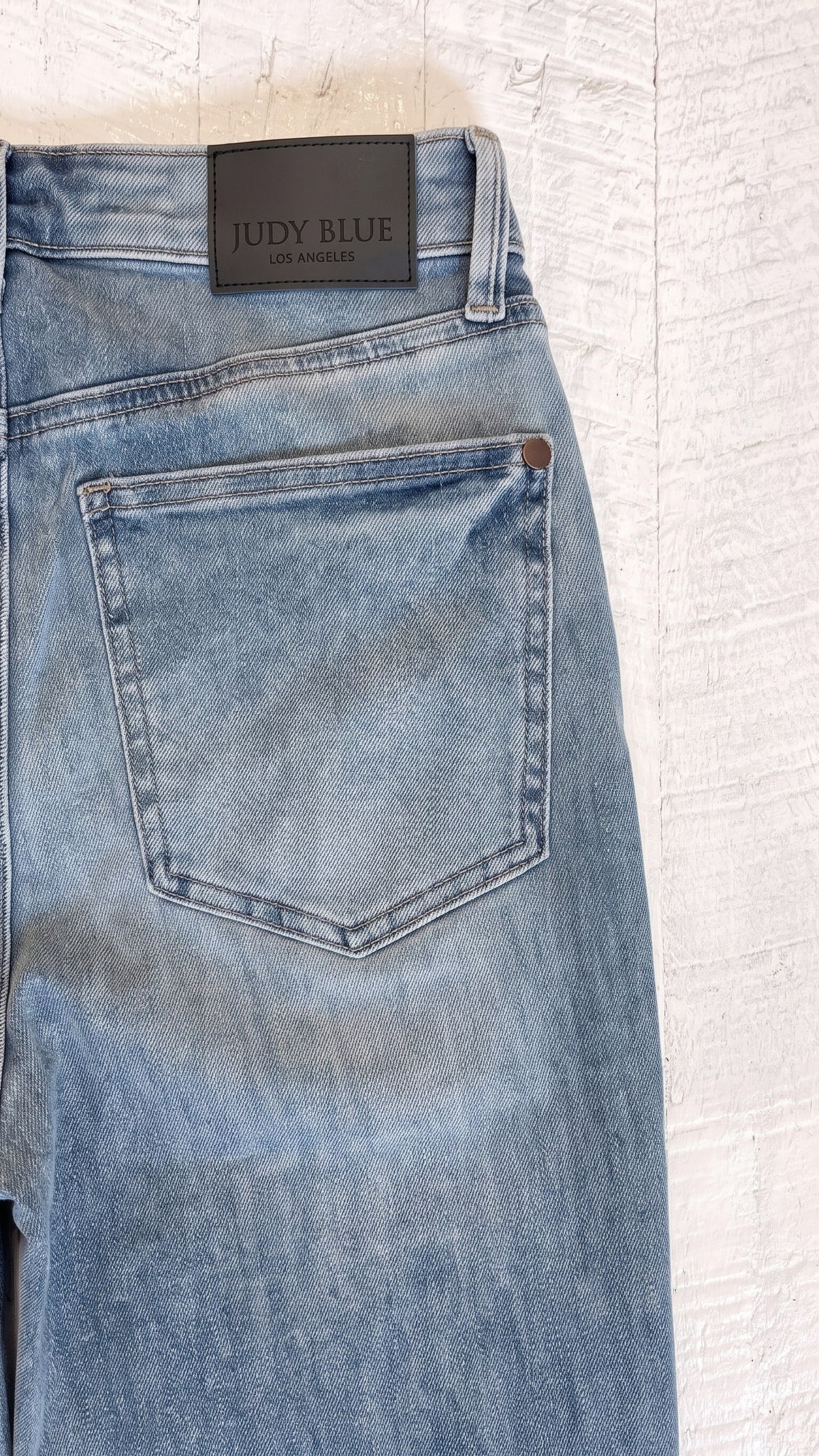 Judy Blue High Waisted T.C. Slim Straight Jeans — Back pocket detail