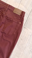 Judy Blue High Waisted Aurora Weekender with Knee Darts | Pumpkin Spice — Back pocket detail
