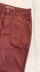 Judy Blue High Waisted Aurora Weekender with Knee Darts | Pumpkin Spice — Front pocket detail