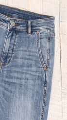 Judy Blue High Waisted Retro Wide | Medium Wash — Front pocket detail