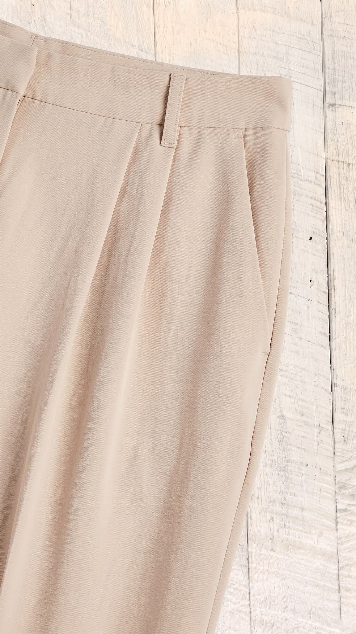 Wide Leg Trouser Pants | Khaki — Front pocket detail