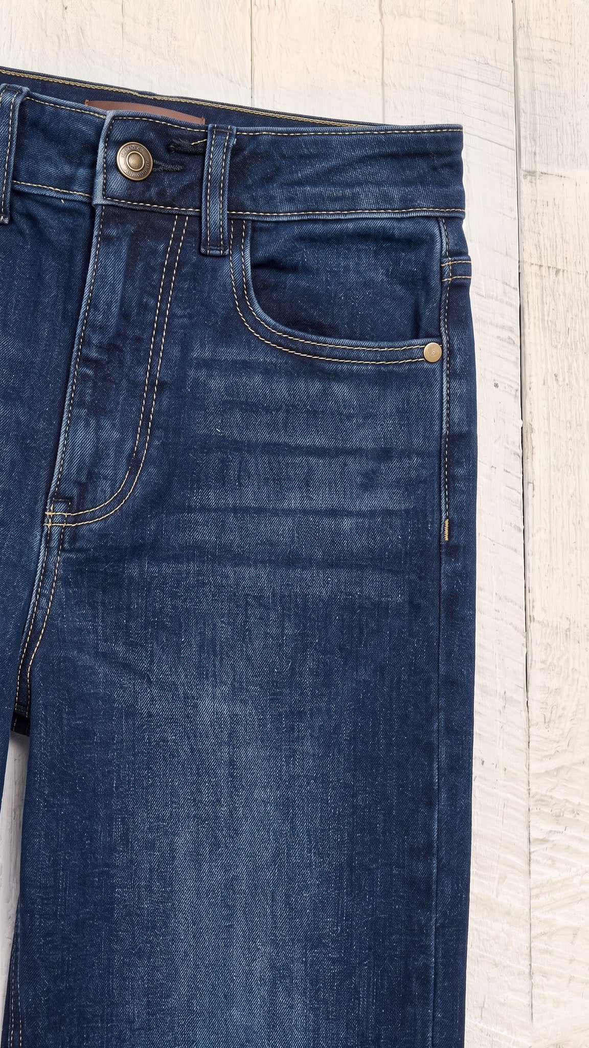 Judy Blue High Waisted LUX Retro Wide Leg Jeans | Dark Twilight Blue — Front pocket detail